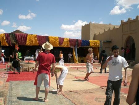 vOila Le fesTivaL a ZagOra with a big